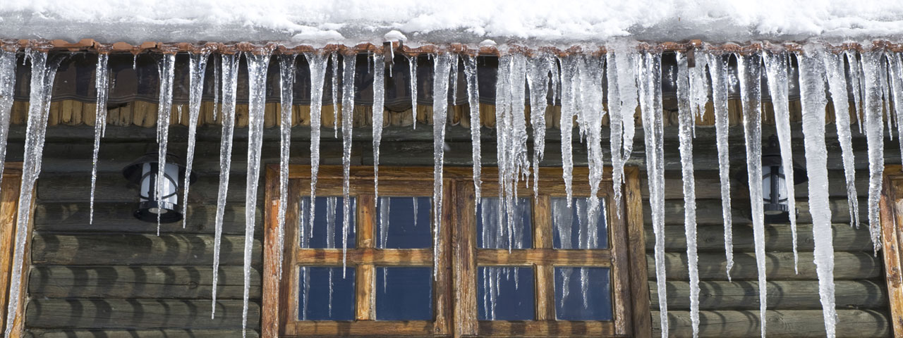 spray foam prevents ice dams by providing proper insulation in Cedar Rapids attic spaces